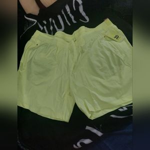 Nwt All in motion Men's shorts XXL yellow‎